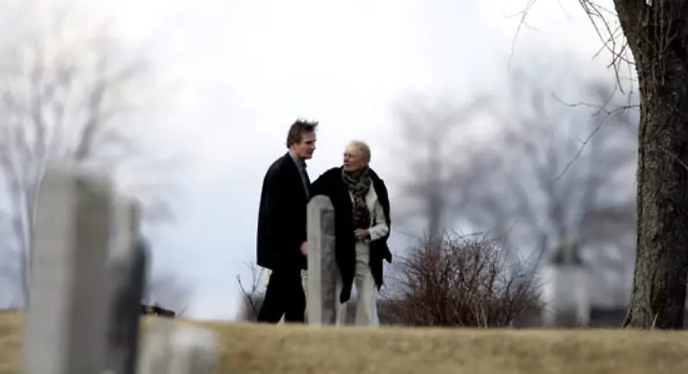 Vanessa-Redgrave-und-Liam-Neeson-sind-am-Boden-zerstoert-wie-es-heisst-versuchen-aber-gefasst-zu-bleiben