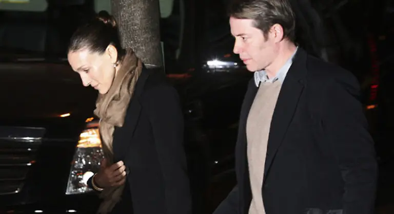 Fuer-eine-Minute-wurden-am-Freitag-die-Lichter-auf-dem-New-Yorker-Broadway-abgeschaltet