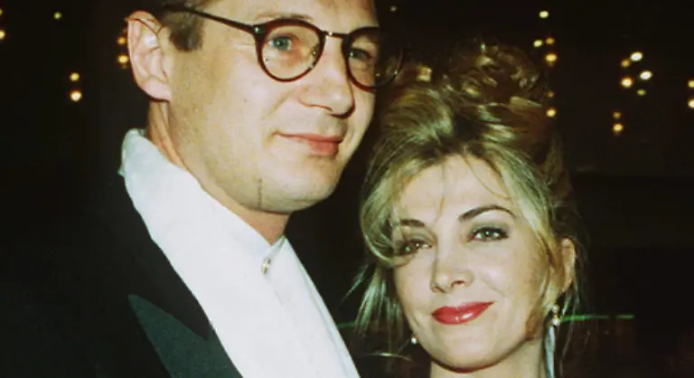 am-New-Yorker-Broadway-wurde-sie-1993-in-der-Titelrolle-des-Dramas-Anna-Christie-an-der-Seite-von-Liam-Neeson-gefeiert-Und-nicht-nur-das-Es-war-Liebe-auf-den-ersten-Blick-zwischen-den-beiden-Hauptdarstellern