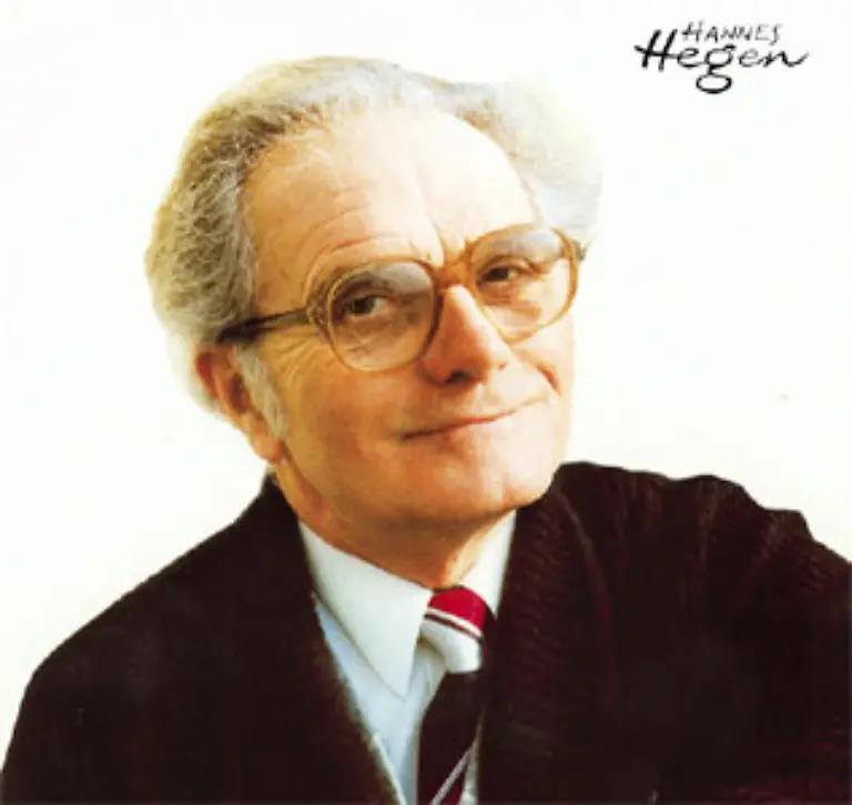 Ein-gluecklicher-Zufall-war-es-dass-Grafiker-Hannes-Hegen-eigentlich-Johannes-Hegenbarth-gleichzeitig-einem-Verlagsdirektor-seine-Plaene-fuer-eine-Bildergeschichte-vorlegte-Diese-sollte-nun-umgesetzt-werden