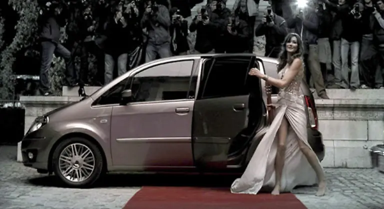 Die-langen-Beine-einer-First-Lady-tun-s-natuerlich-auch