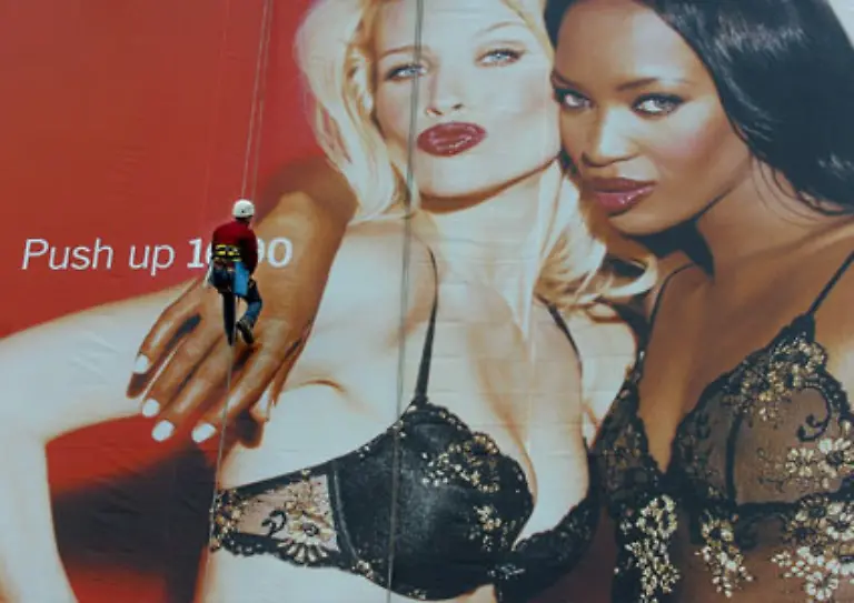 in-Zuerich-ins-Dessousgeschaeft