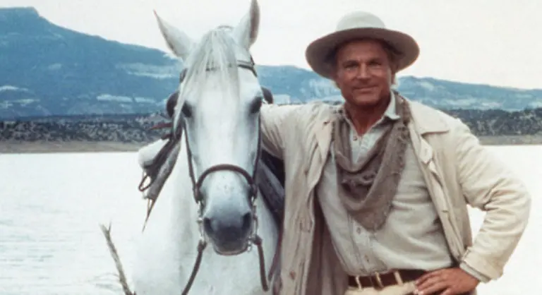 Terence-Hill-hat-sich-als-Schauspieler-in-brutalen-Italo-Western-und-dann-als-Komoediant-im-Sattel-einen-Namen-gemacht