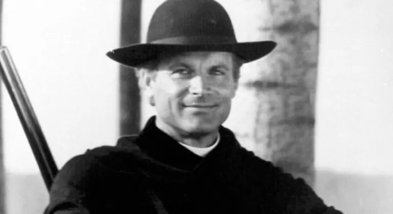 Noch-immer-steht-der-Italiener-der-am-29-Maerz-2009-seinen-70-Geburtstag-feiert-vor-den-Fernsehkameras