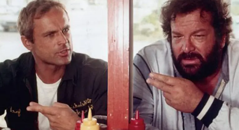 Denn-wenn-Terence-Hill-mit-Bud-Spencer-auch-ein-Italiener-im-Komoedianten-Duo-auf-der-Leinwand-auftauchte-dann-waren-Action-und-Massenkeilereien-angesagt