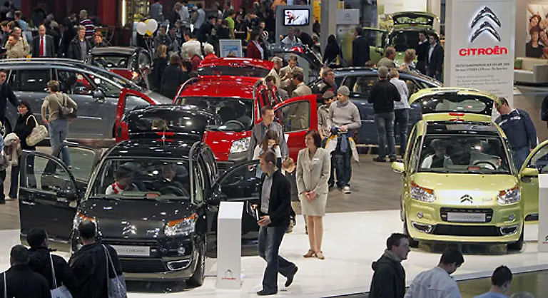 Im-Vordergrund-stehen-ganz-im-Geist-der-Zeit-Kleinwagen-Sie-werden-fuer-die-Autobauer-immer-wichtiger-auch-wenn-diese-eher-auf-PS-Giganten-und-grosse-Limousinen-stehen-Die-werfen-schliesslich-auch-mehr-Gewinn-ab