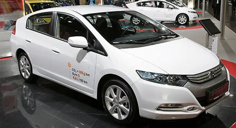 Honda-will-mit-dem-Insight-einen-Preisbrecher-fuer-Hybrid-Fahrzeuge-auf-den-Markt-bringen-Unter-20-000-Euro-soll-der-Japaner-mit-bivalentem-Antrieb-kosten-Er-kommt-am-18-April-auf-den-Markt