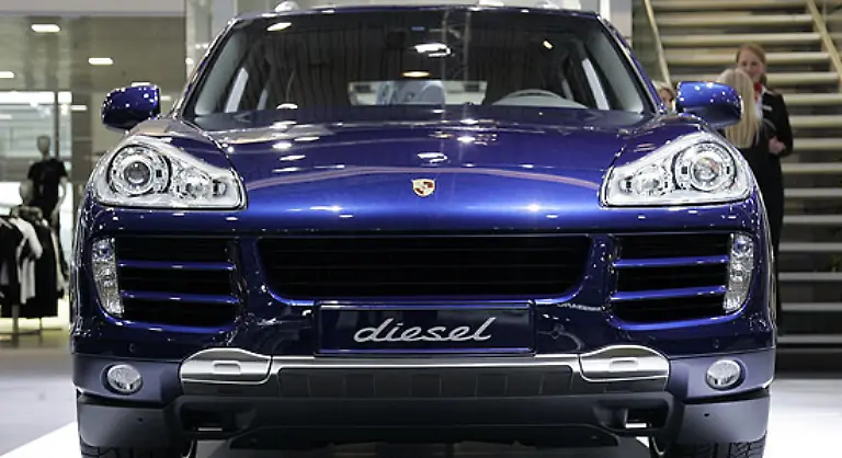 Porsches-einziger-Diesel-im-Sortiment-zeigt-sich-in-Leipzig-Der-Cayenne-wird-nur-wenige-Kilometer-entfernt-gebaut-und-hat-somit-ein-Heimspiel-240-PS-leistet-der-Drei-Liter-Diesel-mit-VW-Technik