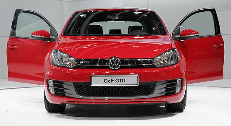 Weltpremiere-bei-Volkswagen-Der-Golf-GTD-wird-brandneu-auf-der-AMI-gezeigt-Der-dynamische-Selbstzuender-hat-einen-170-PS-Motor-an-Bord-und-ist-mit-einigen-Sonderausstattungen-versehen