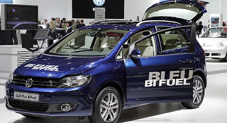 Bivalent-bewegt-sich-der-Golf-aber-auch-voran-Der-Golf-Plus-auch-neu-auf-der-AMI-kann-auch-mit-Autogas-betrieben-werden-und-leistet-98-PS