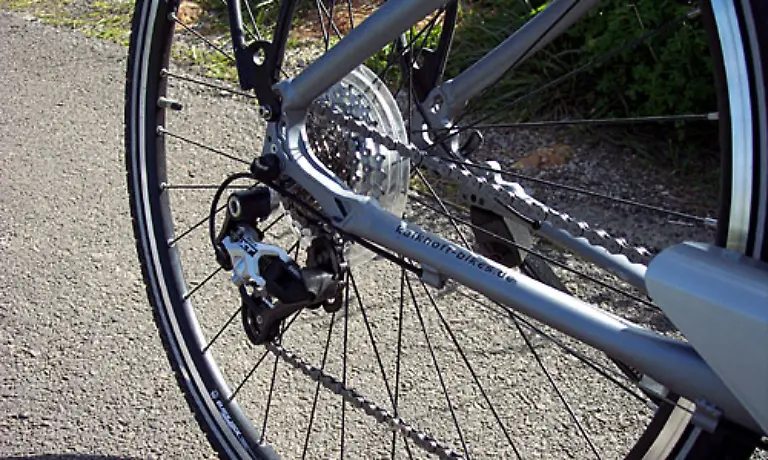 Innerstaedtisch-ist-das-auf-nicht-besonders-gekennzeichneten-Radwegen-ein-Problem-Eigentlich-muesste-man-dort-die-Strasse-benutzen