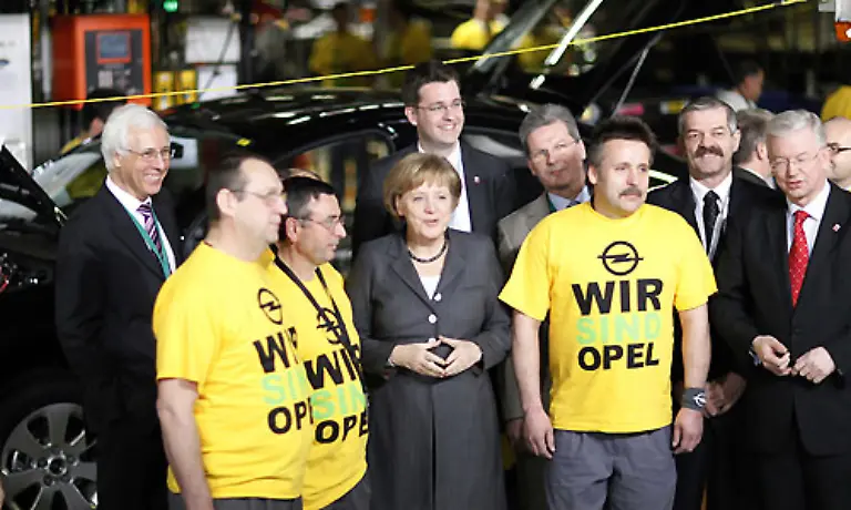Trotz-aller-Politik-Prominenz-Wer-am-Fliessband-steht-dem-ist-in-diesen-Tagen-nicht-nach-Laecheln-zumute