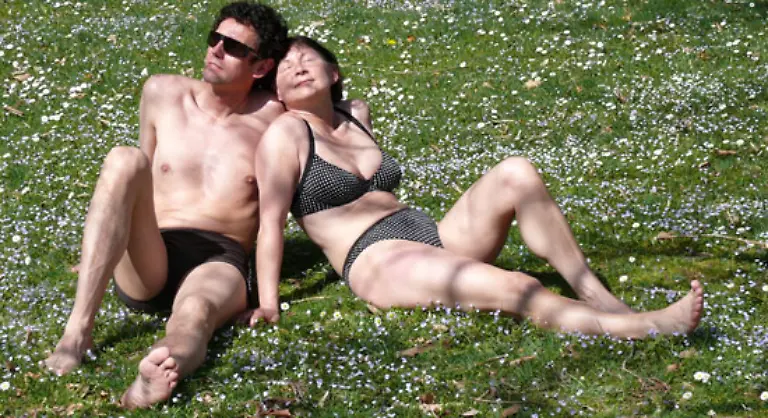 am-Tage-erwaermen-auch-die-zartesten-Sonnenstrahlen-Wangen-und-Gemueter
