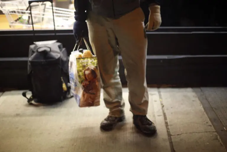 der-1990er-Jahre-Mittlerweile-gibt-es-Freeganer-Gruppen-in-fast-allen-westlichen-Metropolen-Freeganer-sind-ordentliche-Menschen-Was-nicht-gebraucht-wird-kommt-zurueck-in-die-Tonne-Dreck