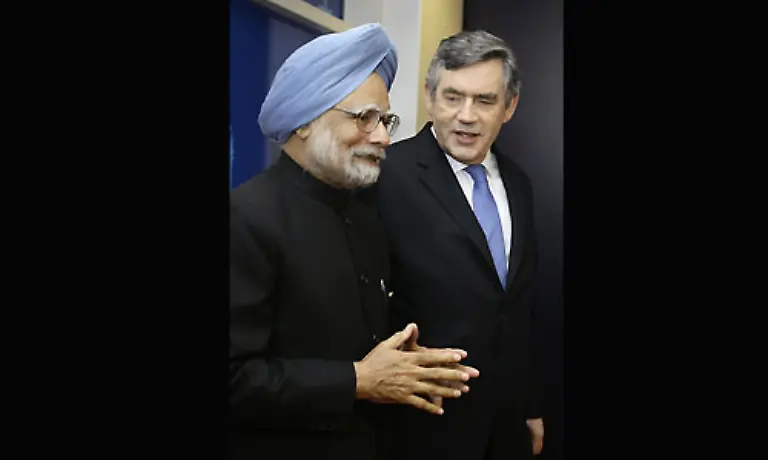133-Indien-Premier-Manmohan-Singh-links-133
