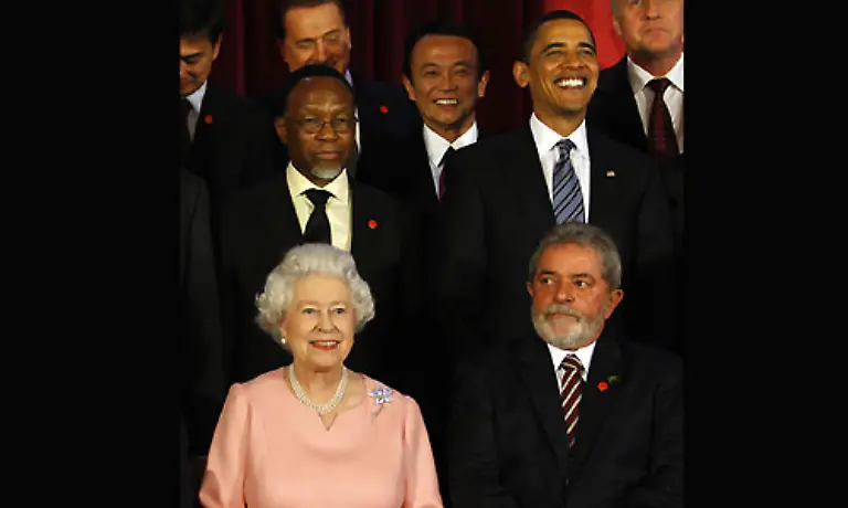 133-Suedafrika-direkt-hinter-der-Queen-Praesident-Kgalema-Motlanthe-133