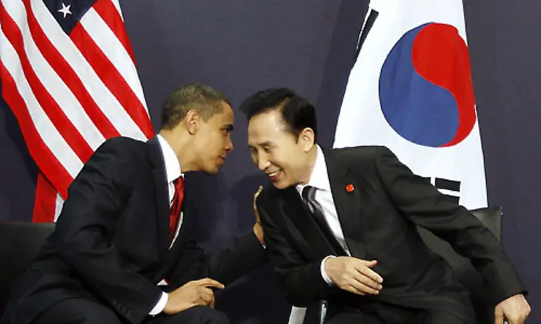 133-Suedkorea-Praesident-Lee-Myung-bak-hier-im-Gespraech-mit-Barack-Obama-links-133