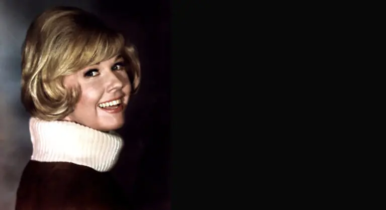 Mit-der-Show-A-Sentimental-Journey-The-Story-of-Doris-Day-feiert-das-britische-The-Mill-at-Sonning-Theater-noch-bis-Ende-April-die-Schauspielerin-und-Saengerin