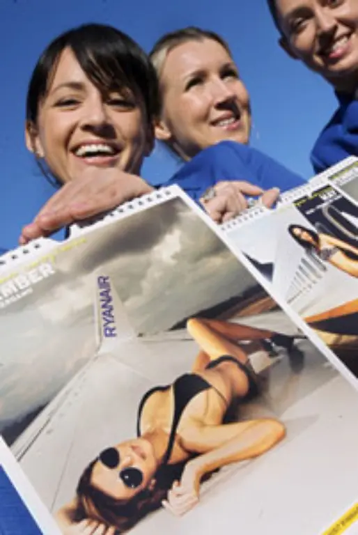 O-Leary-brachte-den-Kalender-mit-Ryanair-Stewardessen-im-Bikini-heraus-was-150-000-Euro-fuer-Wohltaetigkeitsprojekte-einbrachte-Im-Mai-2008-prophezeite-er-den-Untergang-von-Air-Berlin-Zum-grossen-Entsetzen-von-Air-Berlin-und-seinen-Aktionaeren