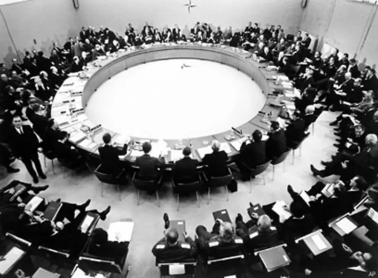 Fuer-die-NATO-bedeutet-der-franzoesische-Rueckzug-einen-gewaltigen-logistischen-Kraftakt