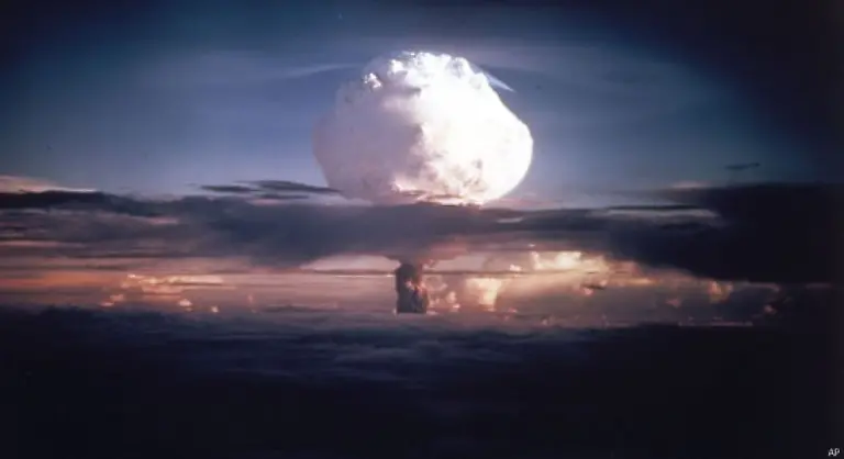 1970-unterschreiben-beide-Seiten-den-Atomwaffensperrvertrag-1972-starten-die-SALT-II-Verhandlungsrunden