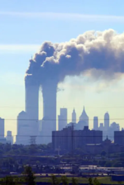 Erstmalig-erklaert-die-NATO-den-Buendnisfall-am-12-September-2001-einen-Tag-nach-den-Terroranschlaegen-auf-die-USA
