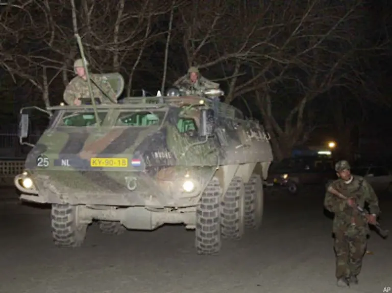 2003-uebernimmt-die-NATO-die-Fuehrung-der-internationalen-Afghanistan-Schutztruppe-ISAF-Rund-56-000-NATO-Soldaten-aus-41-Staaten-sind-inzwischen-am-Hindukusch-stationiert
