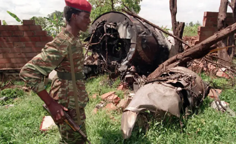 133-der-am-6-April-1994-ums-Leben-gekommen-war-als-sein-Flugzeug-beim-Landeanflug-auf-die-Hauptstadt-Kigali-von-einer-Rakete-abgeschossen-wurde