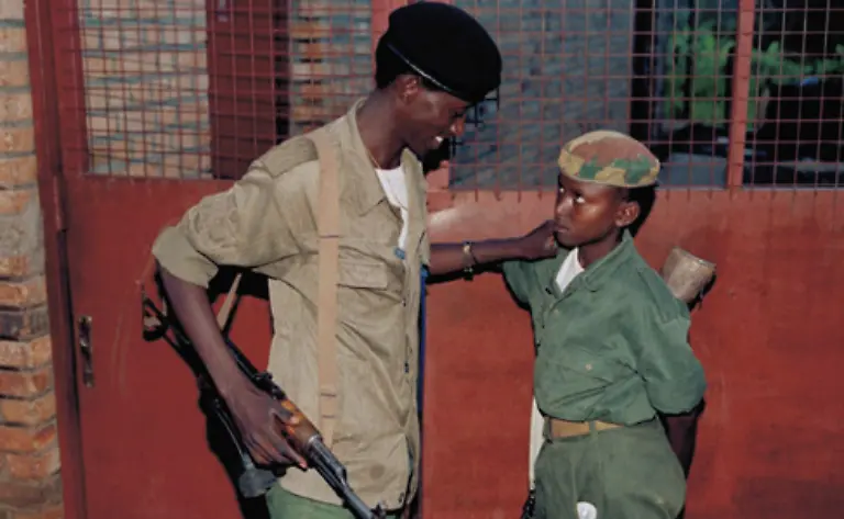 Viele-von-ihnen-hatten-beim-Sturz-des-ugandischen-Diktators-Idi-Amin-mit-den-Ugandern-gekaempft-und-bringen-militaerische-Erfahrungen-mit