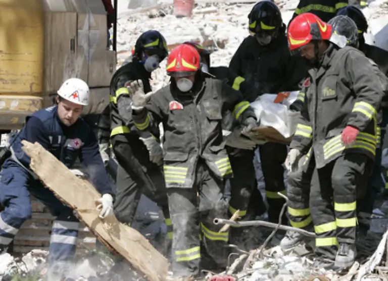 Weil-die-Menschen-im-Schlaf-ueberrascht-wurden-gibt-es-zahlreiche-Tote-und-Verletzte
