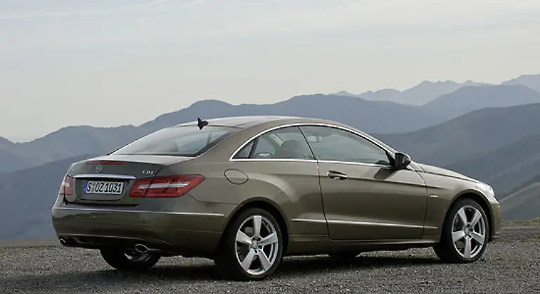 Im-vergangenen-Jahr-steuerte-die-E-Klasse-nur-noch-14-1-Prozent-zum-Absatz-von-Mercedes-bei-Die-Probleme-im-Automobilsektor-sind-durchaus-ernst-fuer-den-Konzern