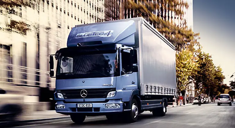 Die-Zukunft-muss-gerade-im-LKW-Bereich-gruen-sein-Dafuer-forscht-Daimler-sehr-intensiv-Die-Sachinvestitionen-sind-um-19-Prozent-gestiegen-und-die-aktivierten-Forschungsausgaben-um-15-Prozent