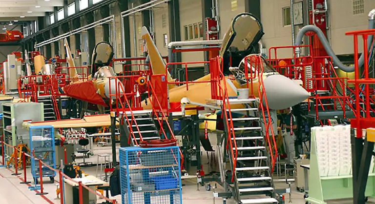 EADS-sorgte-fuer-Freude-bei-Daimler-Trotz-des-schwierigen-Umfeldes-konnte-der-Ruestungskonzern-gute-Zahlen-vorlegen-Den-Chrysler-Anteil-von-19-9-Prozent-wuerde-man-gerne-loswerden-Seit-Mitte-2008-verhandelt-man-dazu-bereits-mit-Cerberus