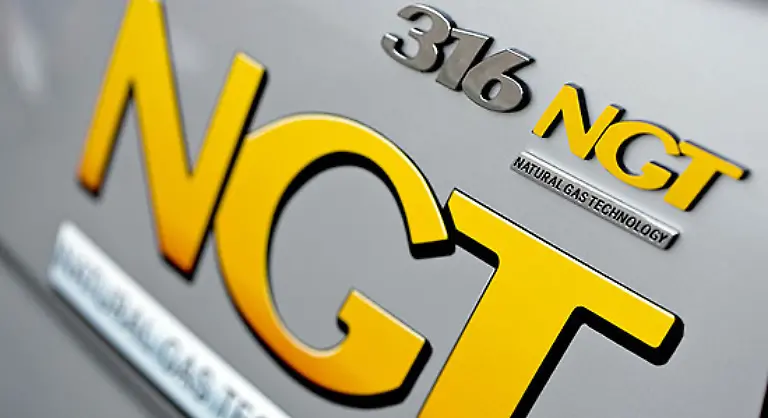 Auch-Erdgas-ist-ein-Weg-den-man-im-Daimler-Konzern-erfolgreich-beschreitet-Die-Loesung-ist-das-sicher-nicht-doch-fuer-die-zahlreichen-Taxi-Kunden-rechnet-es-sich