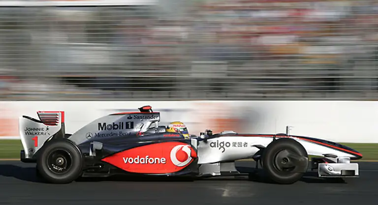 Das-Engagement-in-der-Formel-1-ist-kostspielig-hat-aber-2008-endlich-wieder-den-ersehnten-Weltmeistertitel-gebracht-Auch-wenn-sich-der-Sport-selbst-einen-Sparkurs-auferlegt-hat-duerfte-es-bei-schlechterer-wirtschaftlicher-Lage-durchaus-mal-Diskussionen-darum-geben