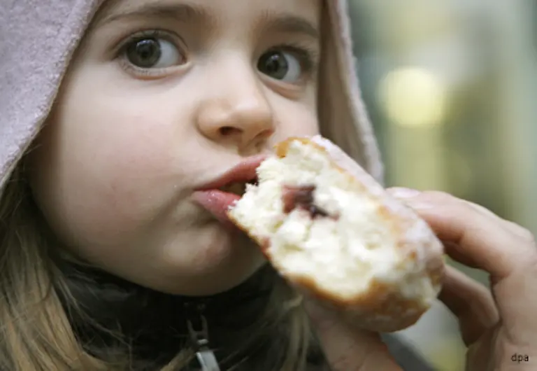 Auf-diese-Weise-wecken-sie-z-B-koerperliche-Beduerfnisse-rufen-also-Hunger