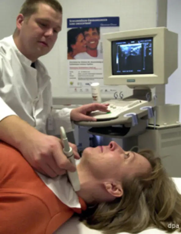 Damit-die-Schilddruese-richtig-arbeiten-kann-benoetigt-sie-Jod