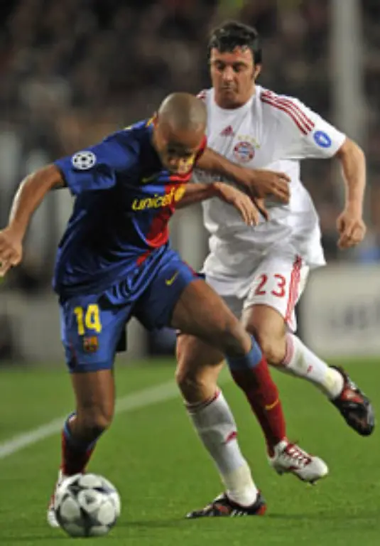 immer-wieder-ein-Barca-Spieler-frei-vor-Butt