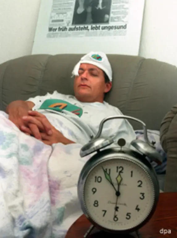 Apropos-Sonnenstrahlen-Melatonin-ist-das-Hormon-das-die-innere-Uhr-des-Menschen-reguliert