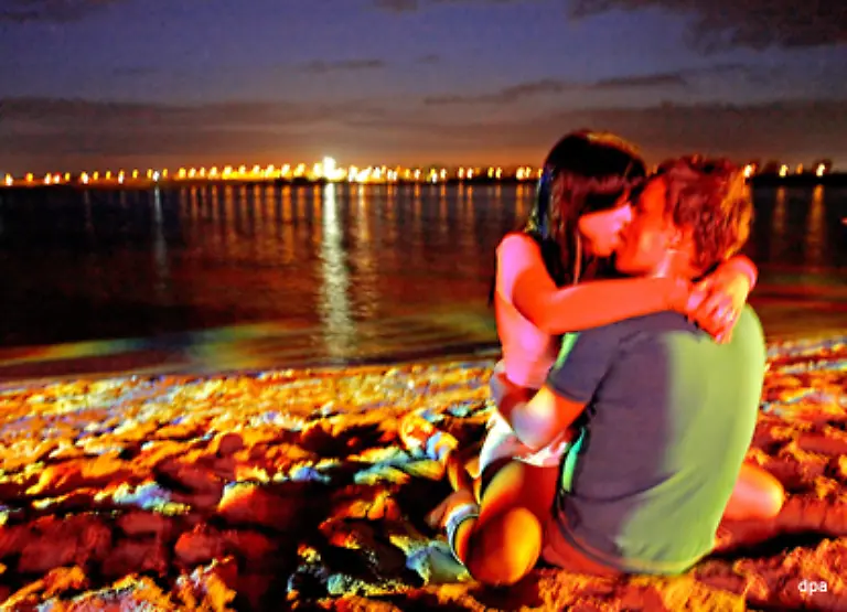 In-den-Eierstoecken-und-in-der-Nebennierenrinde-stellen-auch-Frauen-in-geringen-Mengen-Testosteron-her-Das-steigert-die-Libido