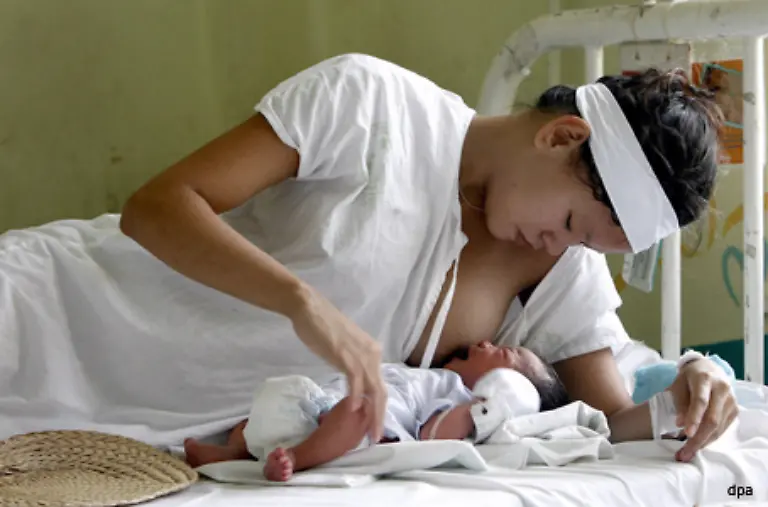 Oxytoxin-ist-ein-Hormon-das-vor-allem-Muettern-bekannt-ist-Es-loest-Wehen-aus-und-sorgt-spaeter-fuer-den-Einschuss-der-Muttermilch