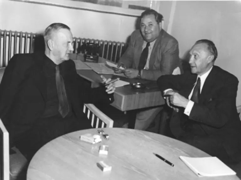 Vermutlich-nicht-Die-Prioritaet-seines-grossen-Gegenspielers-von-der-SPD-war-eine-andere-Kurt-Schumacher-sah-die-deutsche-Einheit-als-Nahziel-nicht-als-ferne-Perspektive