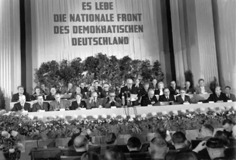 Am-7-Oktober-1949-wird-die-DDR-gegruendet-Ministerpraesident-wird-Otto-Grotewohl