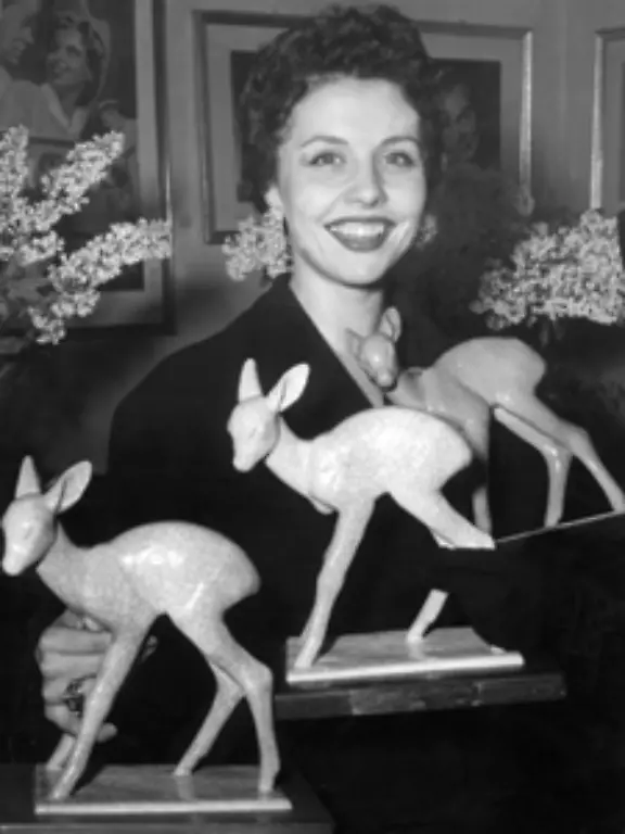 Doch-die-meisten-Kinozuschauer-wollen-Schmalz-Gruen-ist-die-Heide-aus-dem-selbem-Jahr-mit-Sonja-Ziemann-Bild-und-Rudolf-Prack-ist-der-erfolgreichste-Film-der-fuenfziger-Jahre