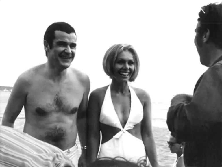 Der-Aufklaerungsfilm-Wunder-der-Liebe-von-Oswalt-Kolle-l-kommt-im-Februar-1968-in-die-Kinos-Schon-seit-dem-1-Juni-1961-ist-in-Westdeutschland-die-Anti-Baby-Pille-auf-dem-Markt