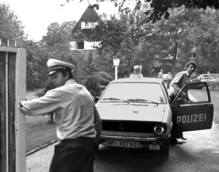30-Juli-1977-Der-Vorstandsvorsitzende-der-Dresdner-Bank-Juergen-Ponto-wird-in-Frankfurt-ermordet