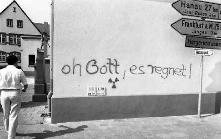 Laut-IPPNW-nimmt-in-bestimmten-Regionen-Deutschlands-die-Zahl-der-Krebserkrankungen-zu-Allein-in-Bayern-seien-1000-bis-3000-zusaetzliche-Fehlbildungen-gezaehlt-worden