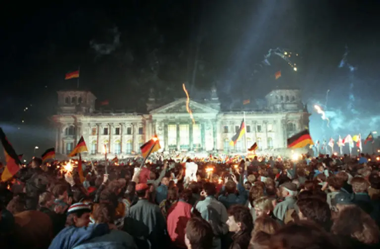 3-Oktober-1990-Beitritt-der-DDR-zur-Bundesrepublik-Deutschland-wird-oestlicher-und-protestantischer-sagt-Lothar-de-Maizire-der-letzte-Regierungschef-der-DDR
