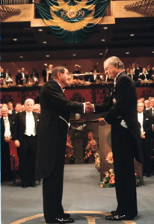 1999-erhaelt-Guenter-Grass-den-Literatur-Nobelpreis