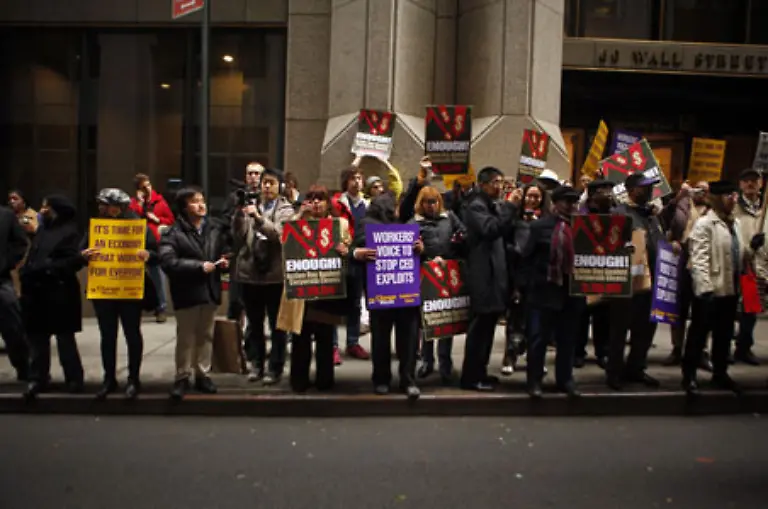 Demonstranten-vor-der-AIG-Zentrale-in-New-York